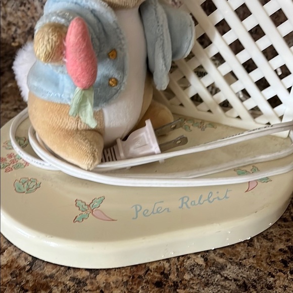 Vintage Peter Rabbit Bunny Lamp with Pastel Shade - Picture 3 of 5